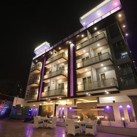 Bed and Breakfast Twin Towers Greater Noida Exterior foto