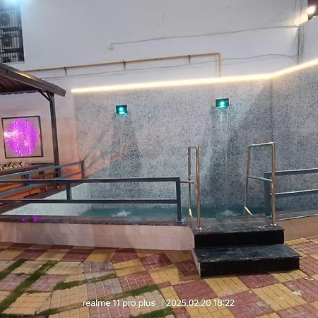 Bed and Breakfast Twin Towers Greater Noida Exterior foto