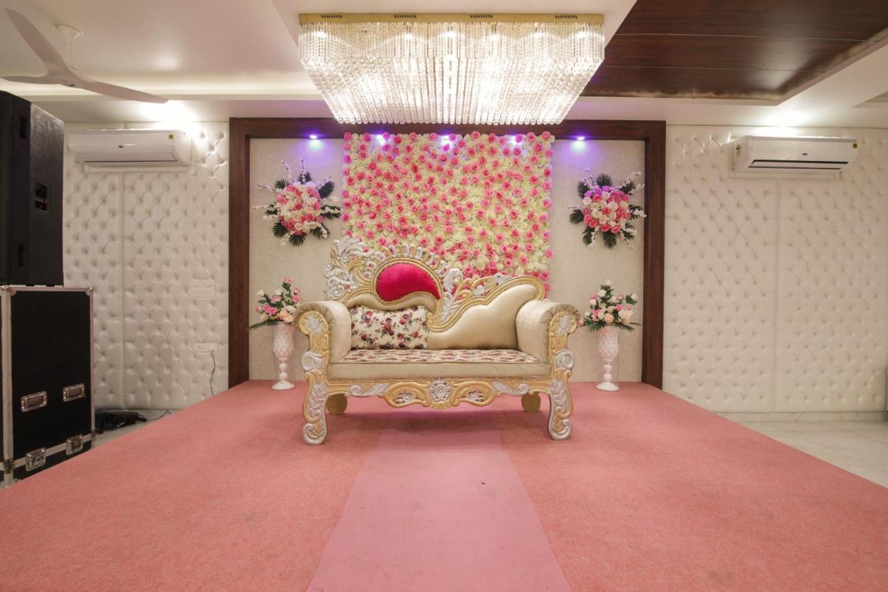 Bed and Breakfast Twin Towers Greater Noida Exterior foto