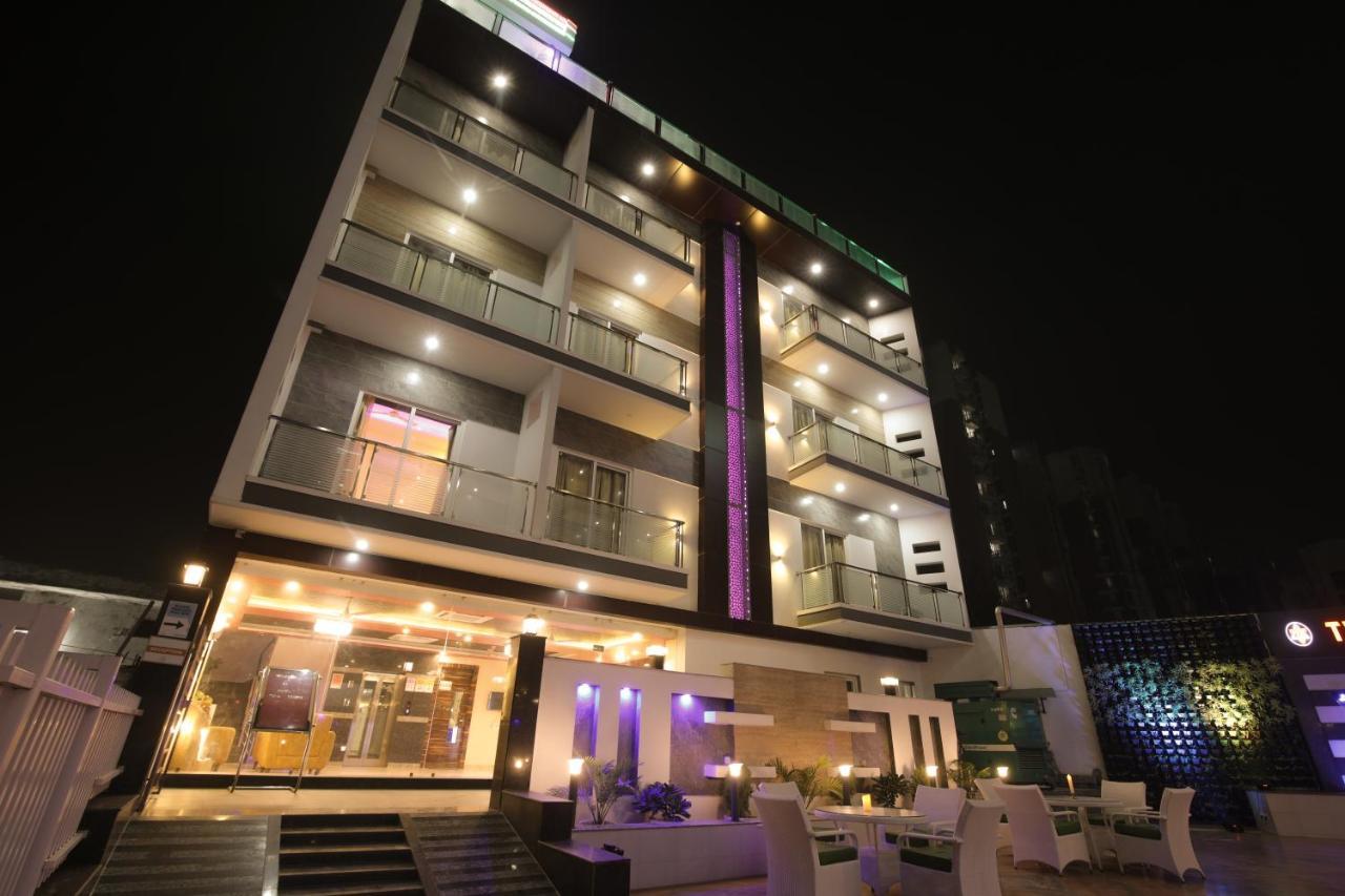 Bed and Breakfast Twin Towers Greater Noida Exterior foto
