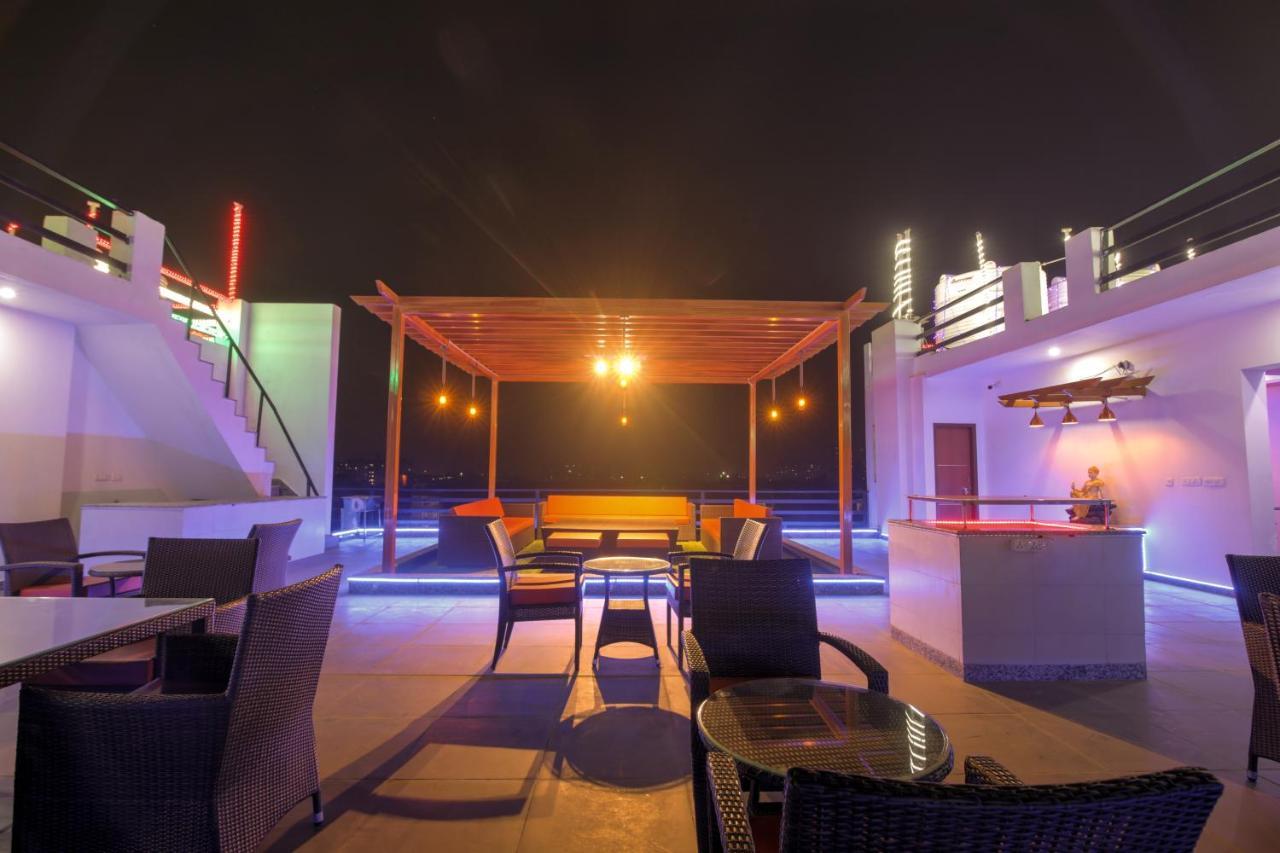 Bed and Breakfast Twin Towers Greater Noida Exterior foto