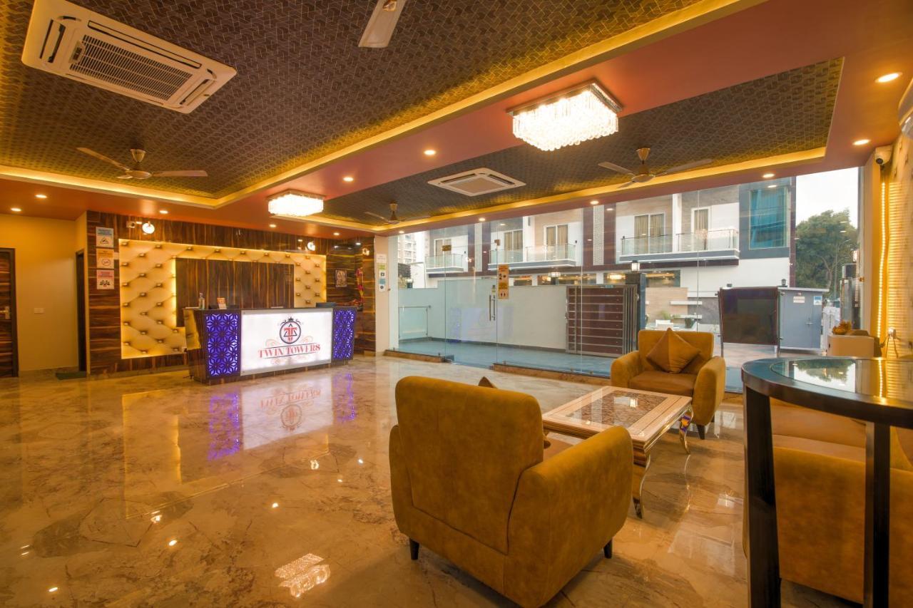 Bed and Breakfast Twin Towers Greater Noida Exterior foto