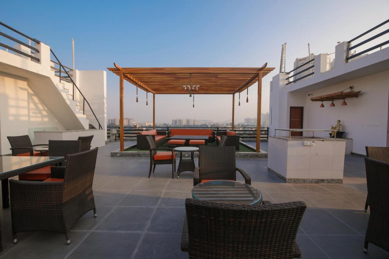 Bed and Breakfast Twin Towers Greater Noida Exterior foto