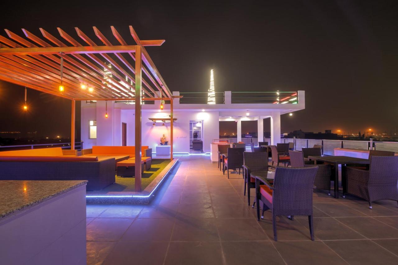 Bed and Breakfast Twin Towers Greater Noida Exterior foto