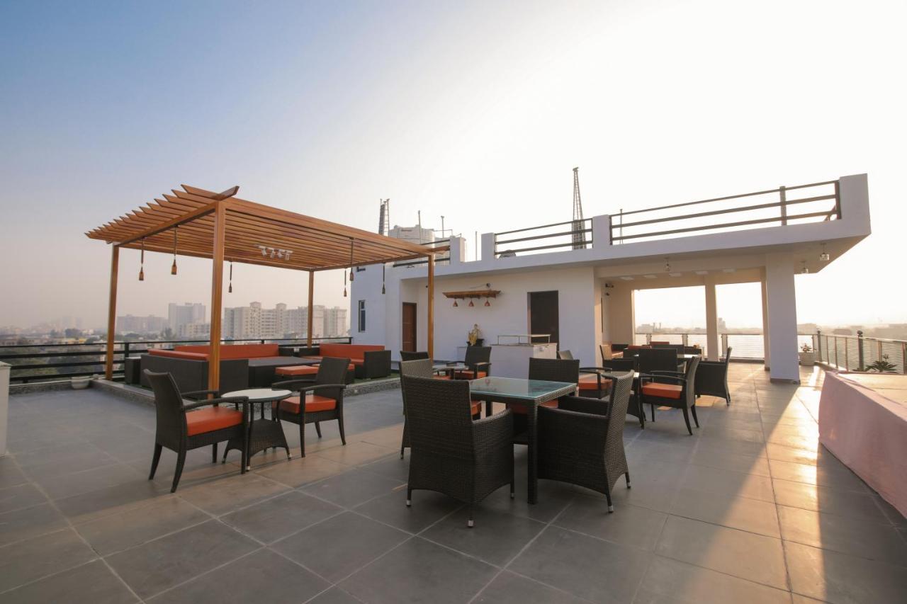 Bed and Breakfast Twin Towers Greater Noida Exterior foto