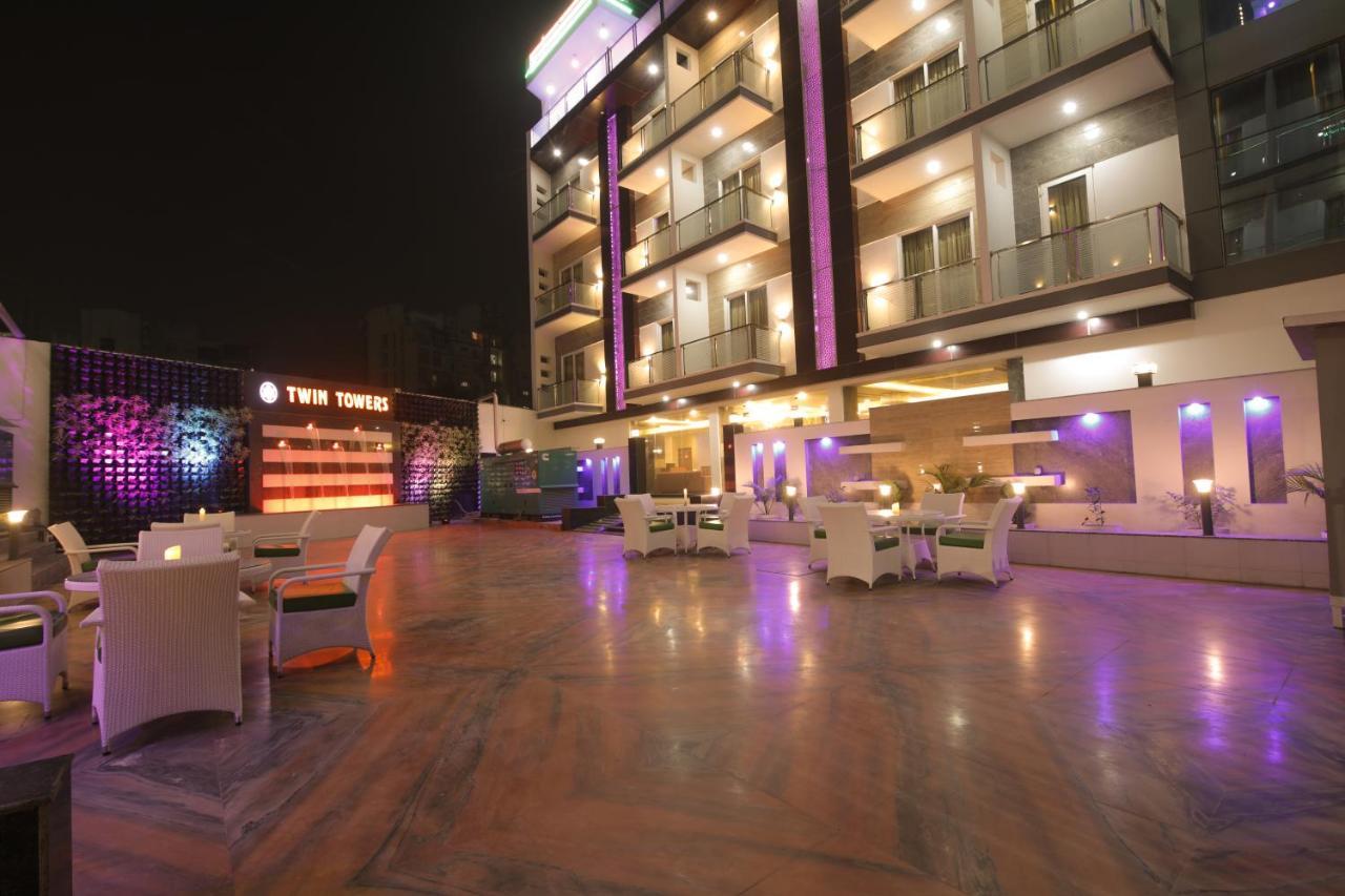 Bed and Breakfast Twin Towers Greater Noida Exterior foto