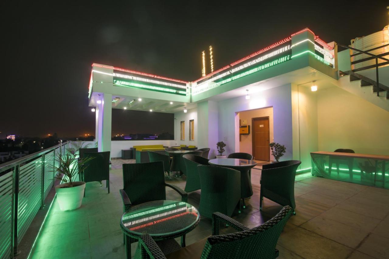 Bed and Breakfast Twin Towers Greater Noida Exterior foto