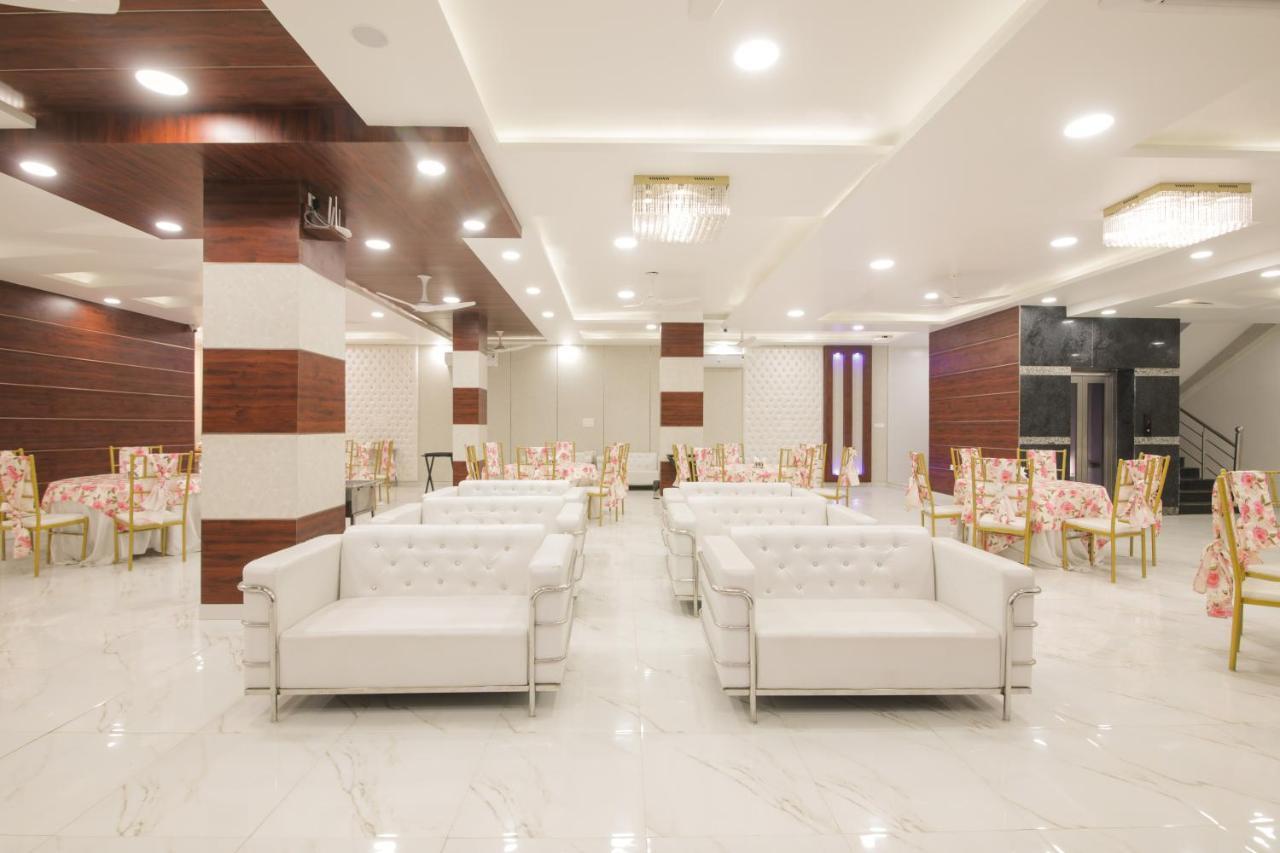 Bed and Breakfast Twin Towers Greater Noida Exterior foto