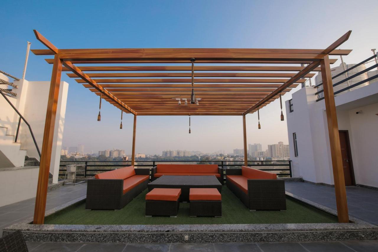 Bed and Breakfast Twin Towers Greater Noida Exterior foto