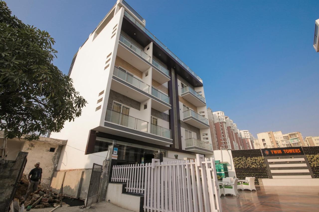Bed and Breakfast Twin Towers Greater Noida Exterior foto