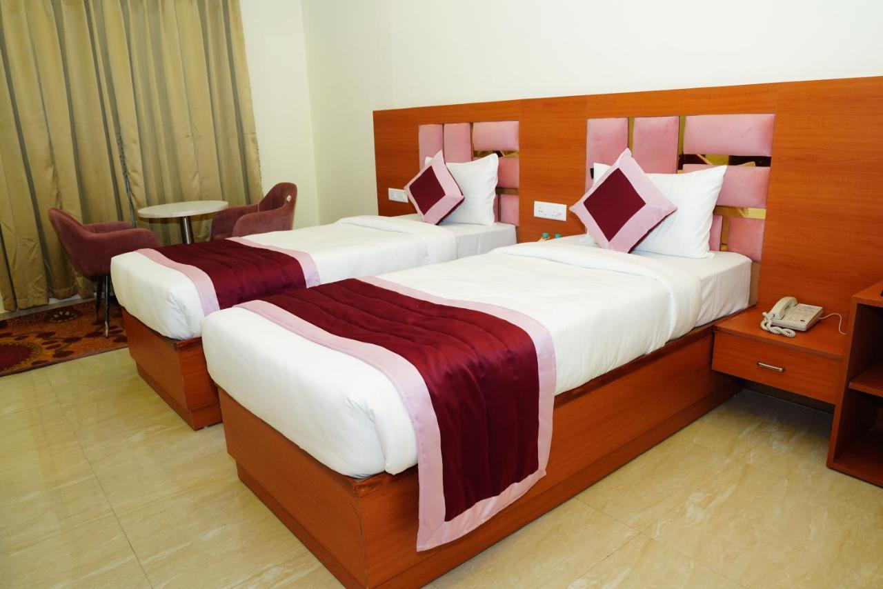 Bed and Breakfast Twin Towers Greater Noida Exterior foto