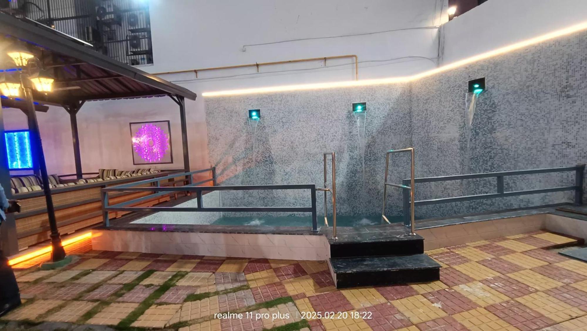 Bed and Breakfast Twin Towers Greater Noida Exterior foto