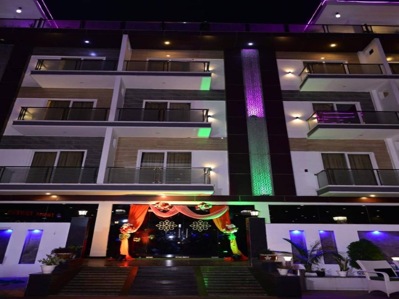 Bed and Breakfast Twin Towers Greater Noida Exterior foto