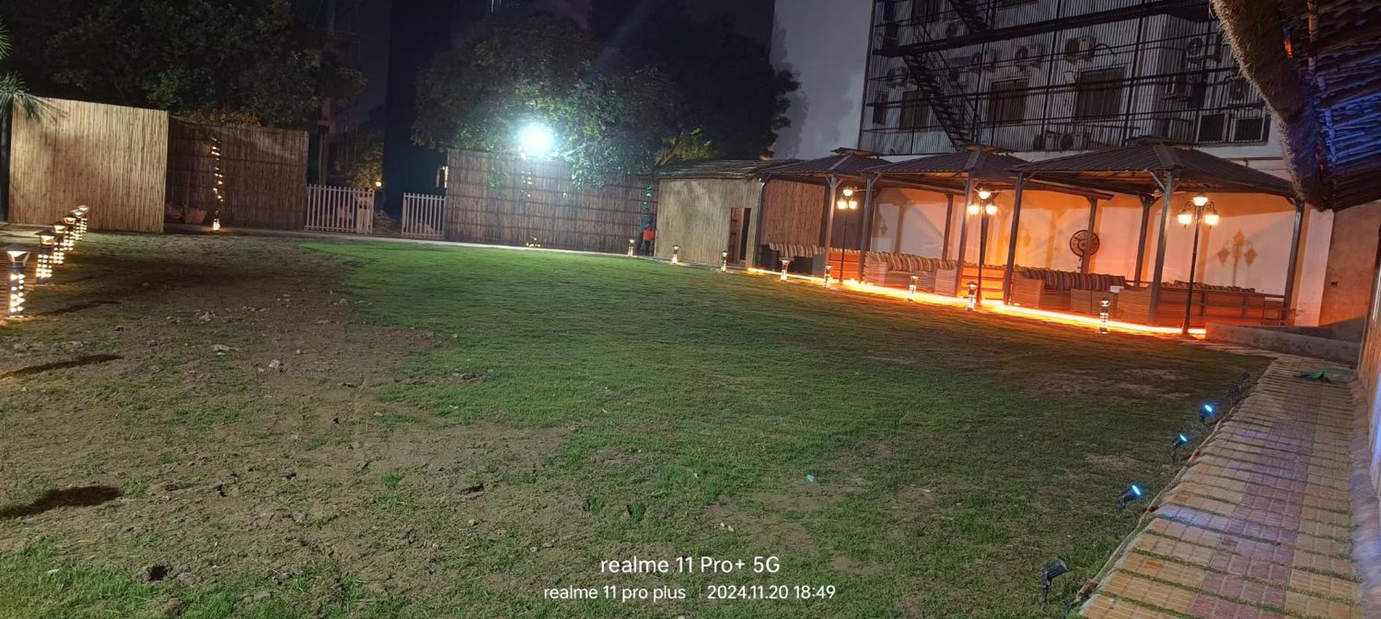 Bed and Breakfast Twin Towers Greater Noida Exterior foto